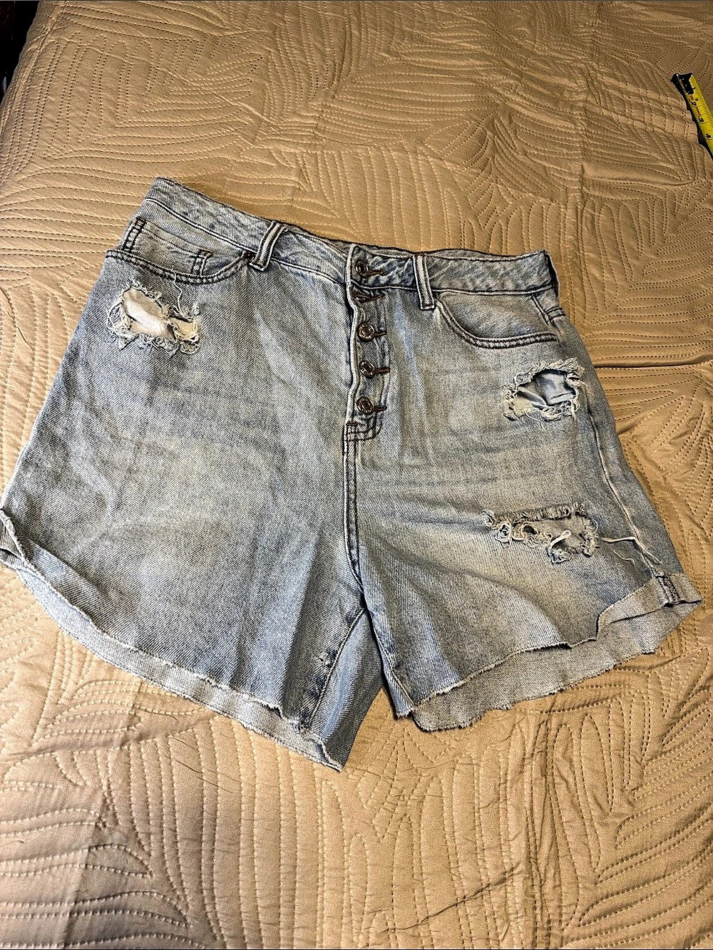 SONG Timeless Shorts Distressed Denim Jean Shorts Size 11/30
